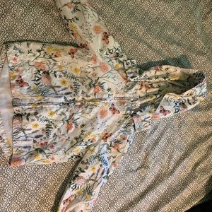 Light hooded windbreaker